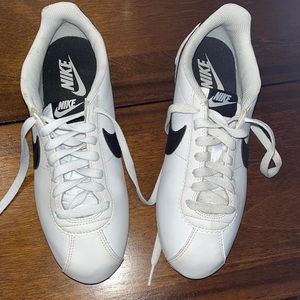 Nike Cortez white & black size 7.5